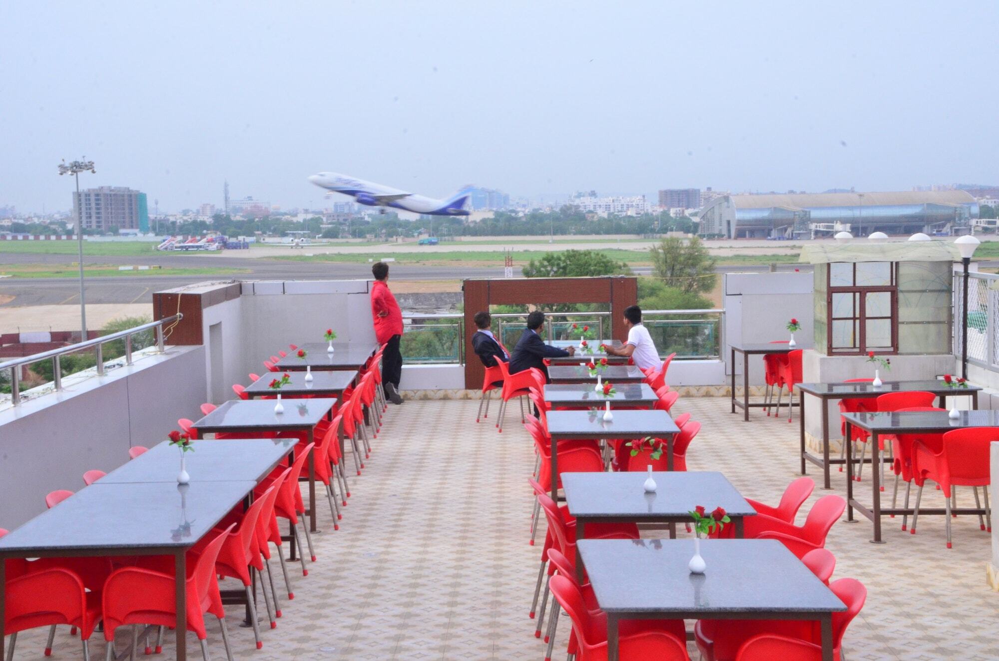 Oyo 6893 Hotel Airport View Jaipur Extérieur photo